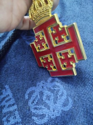 Medalla Cruz Caravaca con Corona Dorada