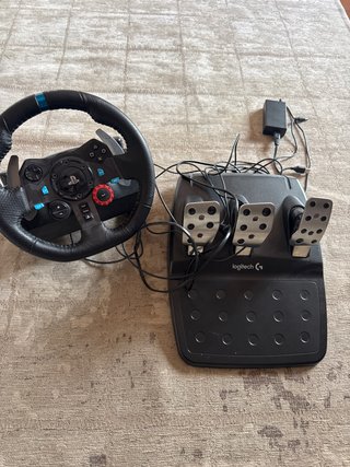 Volante Logitech G29 con Pedales