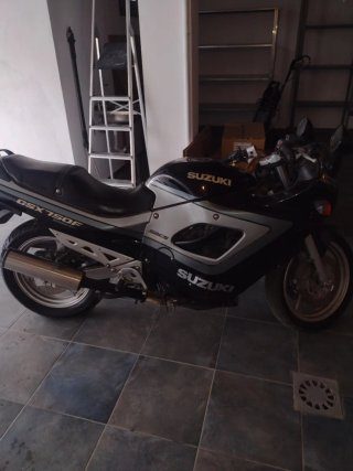 Suzuki GSX 750F
