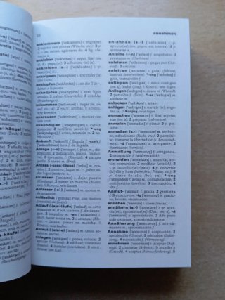 Diccionario bilingüe Mini Deutsch-Spanisch.
