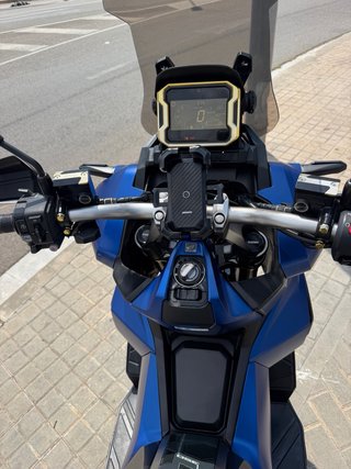 Honda ADV 350 Azul Maxi-Scooter