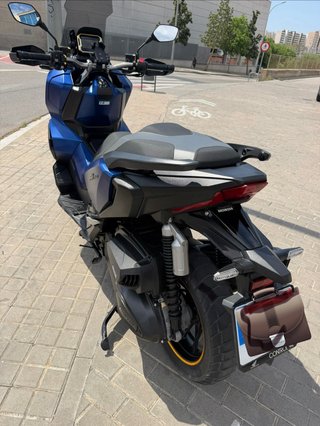 Honda ADV 350 Azul Maxi-Scooter