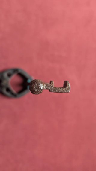 Lote de 4 llaves antiguas de hierro