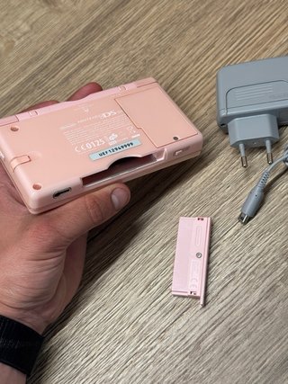 Nintendo DS Lite rosa in ottime condizioni