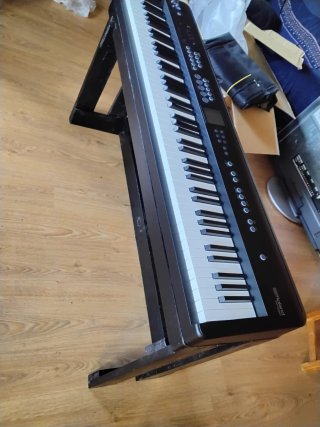 Piano Roland FP-E50 + Funda + Soporte