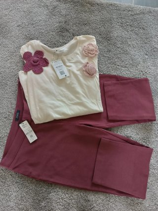 Conjunto camiseta y pantalón flores