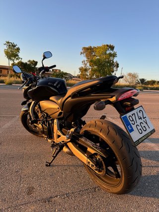 Honda CB600F Hornet 2008 muy cuidada con 28.500km