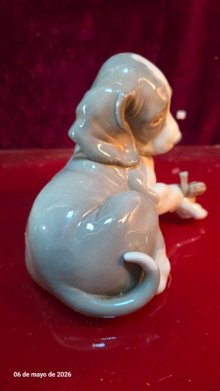Figura Lladro Perro con Caracol Porcelana