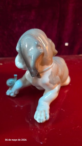 Figura Lladro Perro con Caracol Porcelana