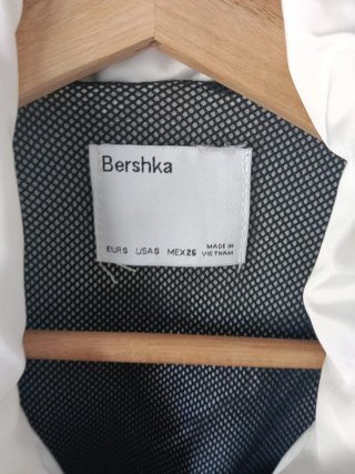 Chaqueta Crop Nylon Degradado Bershka Talla S