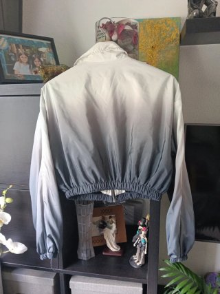 Chaqueta Crop Nylon Degradado Bershka Talla S