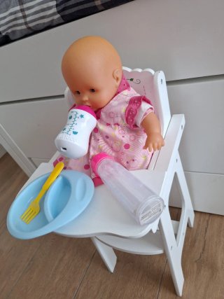 Juguete Muñeca con Trona y Accesorios