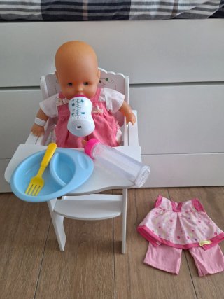Juguete Muñeca con Trona y Accesorios
