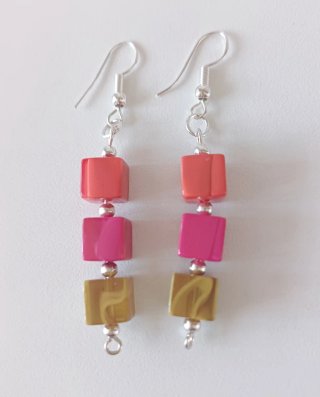Pendientes cubos colores naranja, rosa, verde
