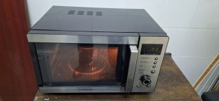 Microondas Daewoo Plateado y Negro