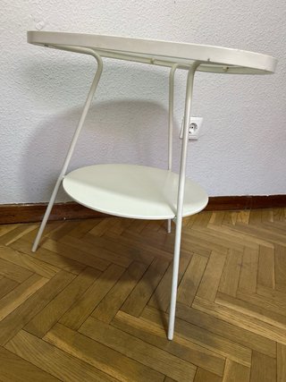 Mesita auxiliar Ikea cristal y metal