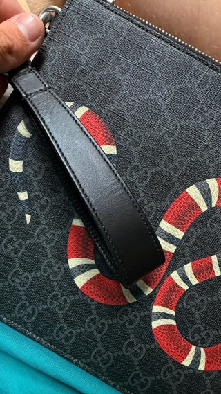 Clutch Gucci Serpiente Negro y Rojo