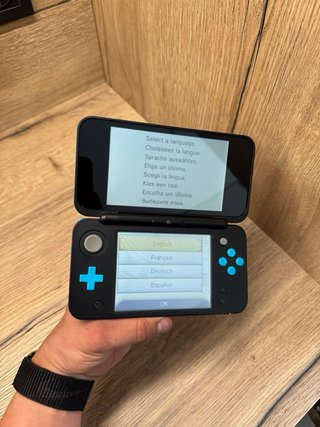 New nintendo 2DS XL negra y azul