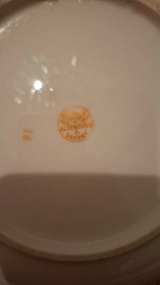 Insalatiera e piatto porcellana decoro oro
