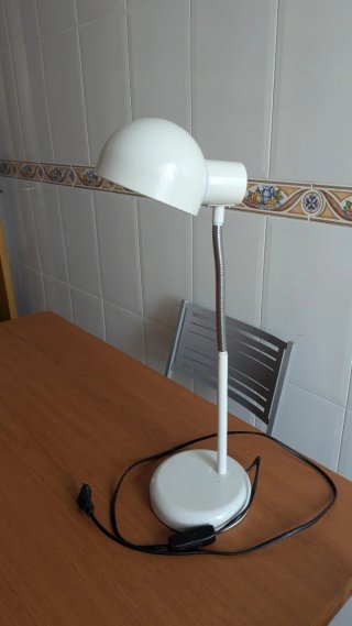 Flexo de escritorio blanco