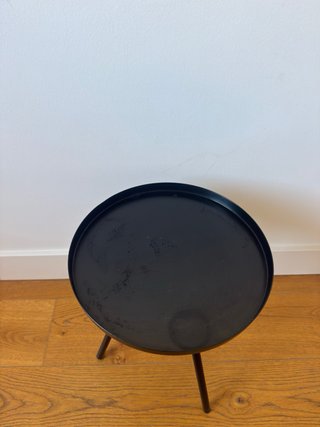 Mesa auxiliar negra metal