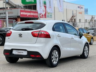 KIA Rio / Gasolina / Manual / Año 2015