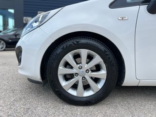 KIA Rio / Gasolina / Manual / Año 2015