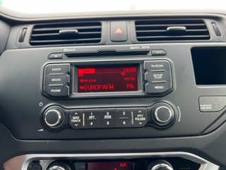 KIA Rio / Gasolina / Manual / Año 2015