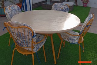 Mesa y 4 sillas forja  buen estado (exterior/int)