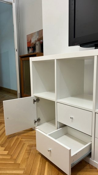 Estanteria KALLAX blanca con complementos
