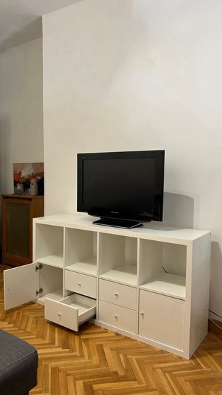 Estanteria KALLAX blanca con complementos