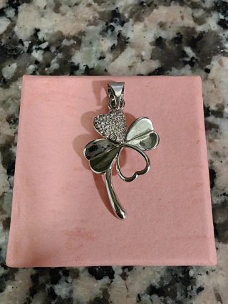 Conjunto Plata Colgante y Pendientes Trébol