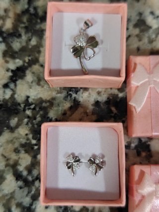 Conjunto Plata Colgante y Pendientes Trébol