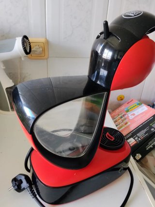 Cafetera Nescafé Dolce Gusto Roja