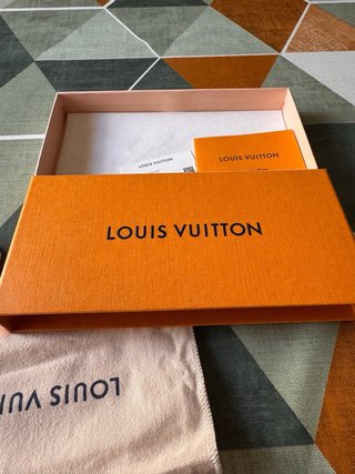 Funda iPhone 15 Pro Louis Vuitton Original