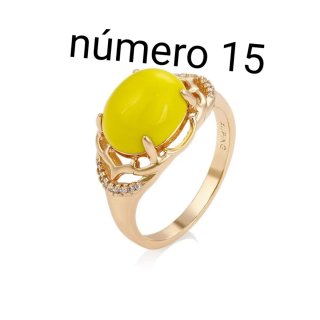 Anillo chapado en oro con piedra amarilla