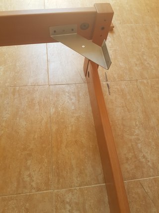Base de cama con cabecero de madera