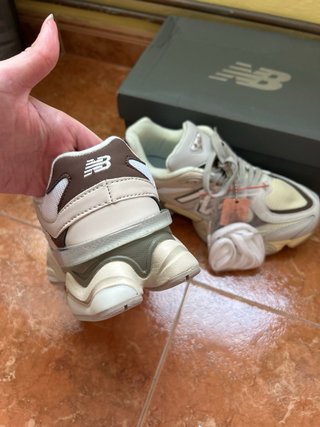 New Balance 9060 Beige/Marrón (LEER DESCRIPCIÓN)
