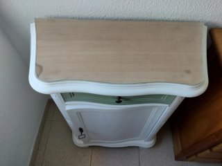Mueble Vintage de entrada blanco y verde