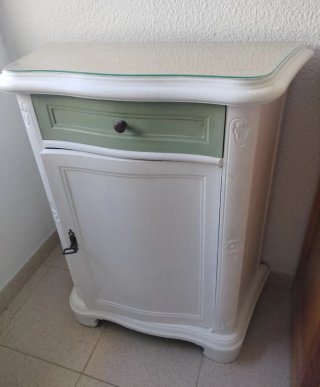 Mueble Vintage de entrada blanco y verde