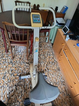 Bicicleta Estática BH Vibro Tempo