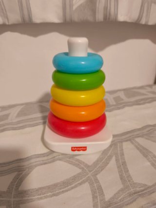 Pirámide de anillos Fisher-Price para bebé