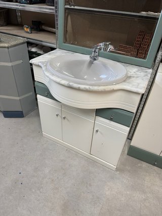 Mueble baño con espejo y armario