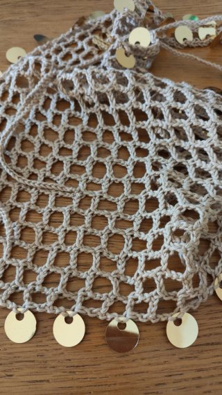 Bandana uncinetto con paillettes oro
