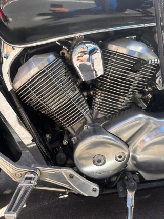 Honda Shadow VT 750 - Moto Cruiser Negra