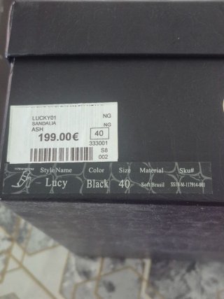 Sandalias ASH negras con tachuelas