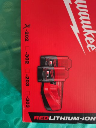 Cargador y Baterías Milwaukee M12