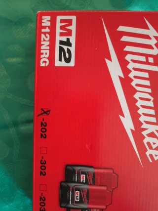 Cargador y Baterías Milwaukee M12