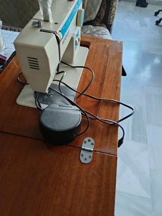 Máquina de coser WERTHEIM