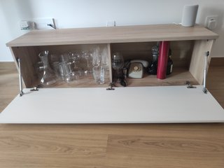 Mueble TV blanco y madera